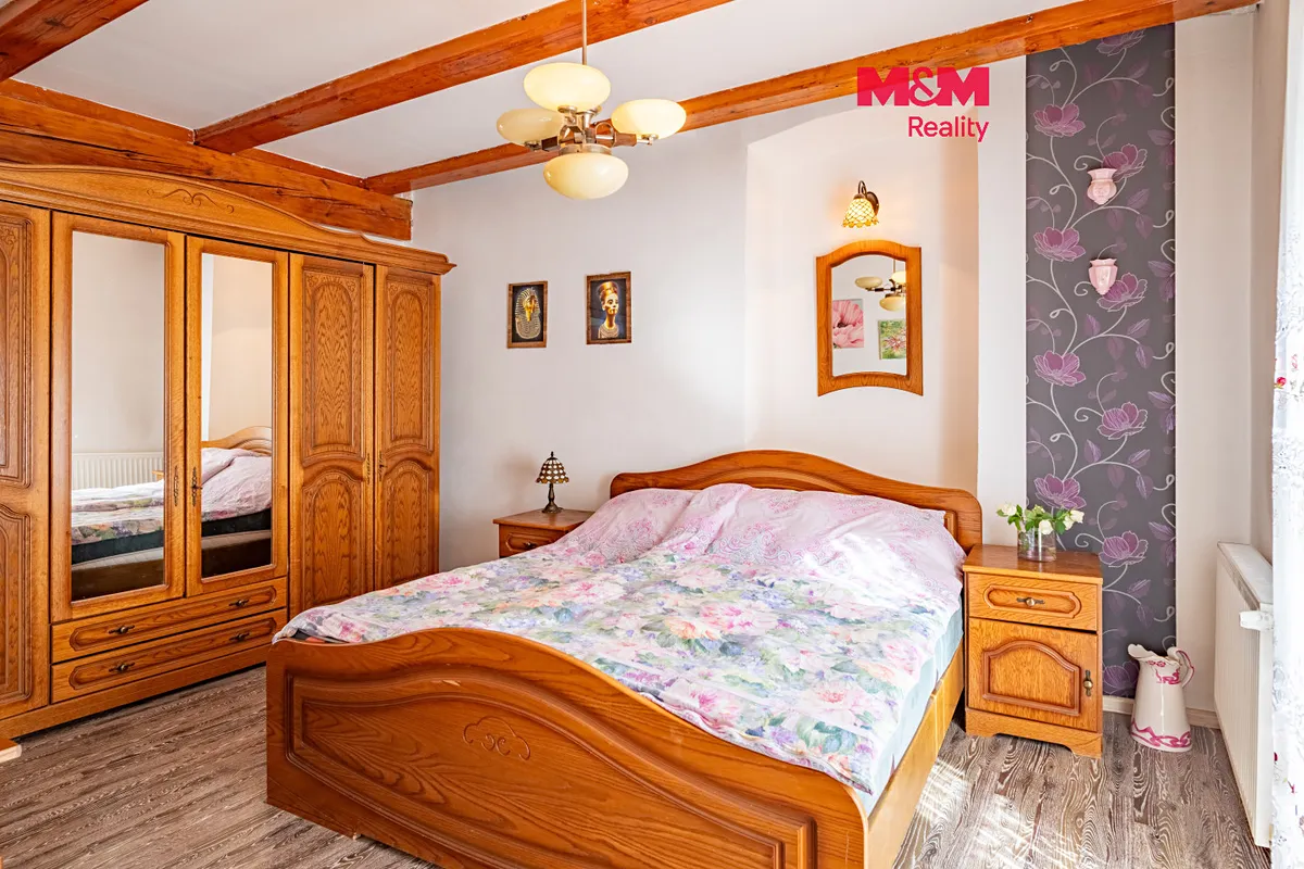 Prodej rodinného domu 550 m², pozemek 709 m²